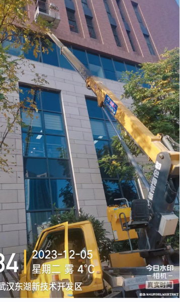24米云梯车设备安装施工现场
